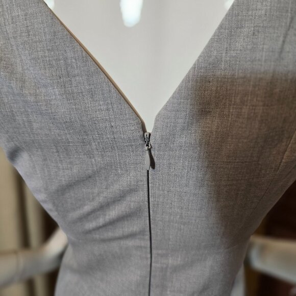 THE LIMITED COLLECTION Light Gray Professional Dress Size 4 - Picture 8 of 11